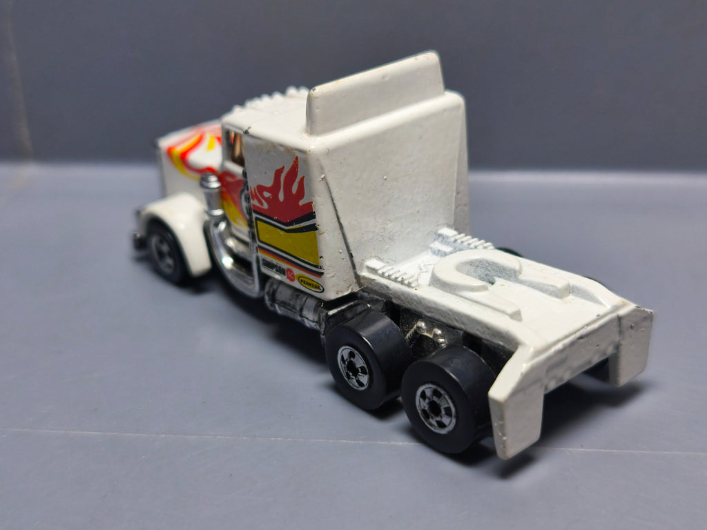 Hot Wheels 1983 version malaysia Long shot (NP31)