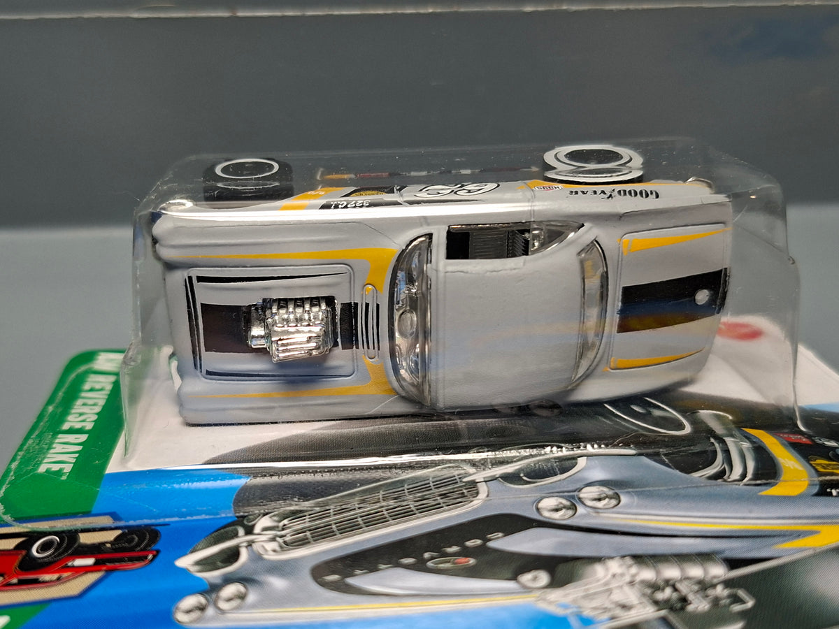 Hot Wheels '62 corvette    2025-182 (NP39)