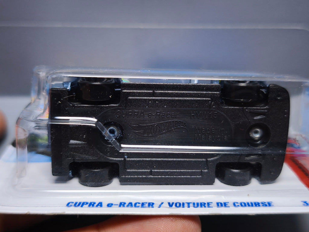 Hot Wheels Cupra e-Racer 2026-037 (NP36)