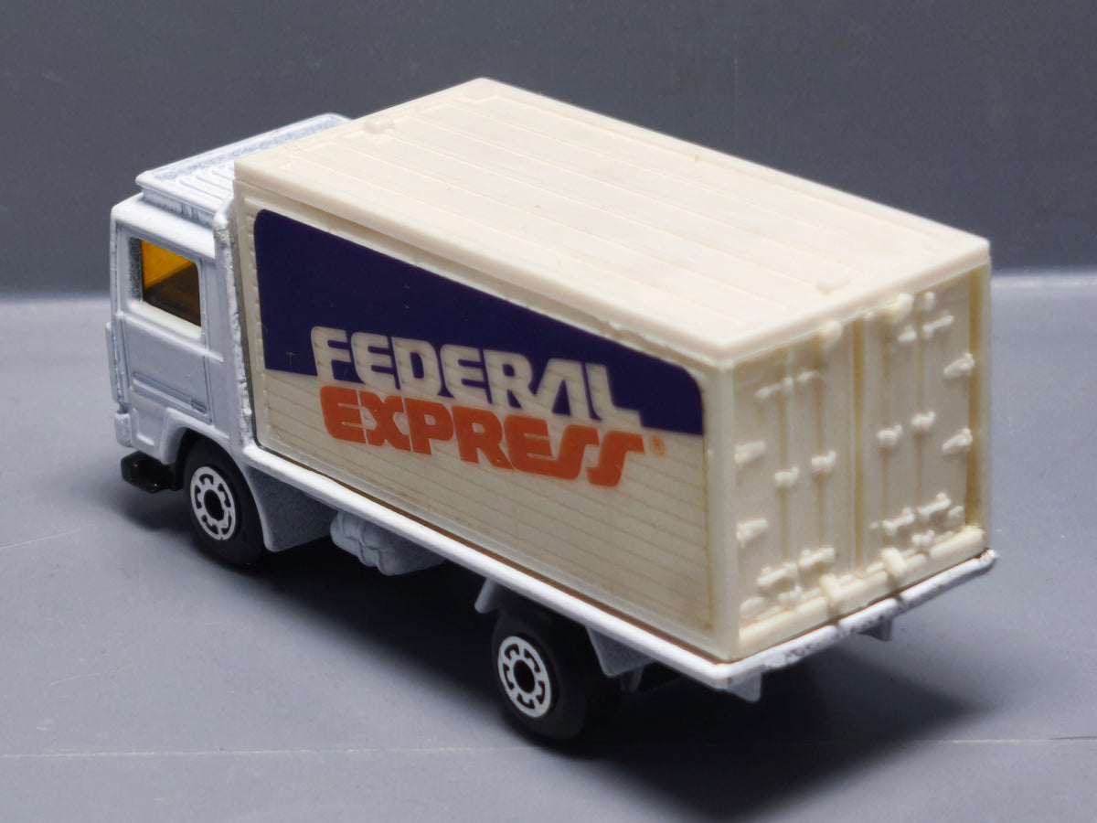 Matchbox 1987 mainline  Volvo container truck federal express     (A31)