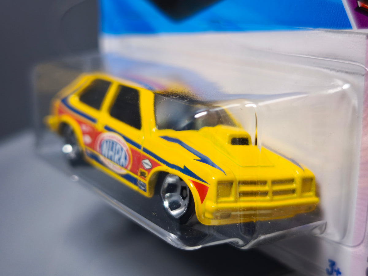 Hot Wheels '76 Chevy Chevette 2025-102 (NP09)