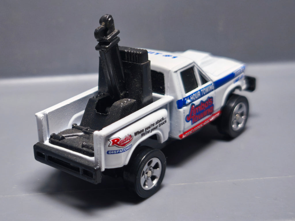 Maisto 89 Ford f-150 baja wrecker  (A21)