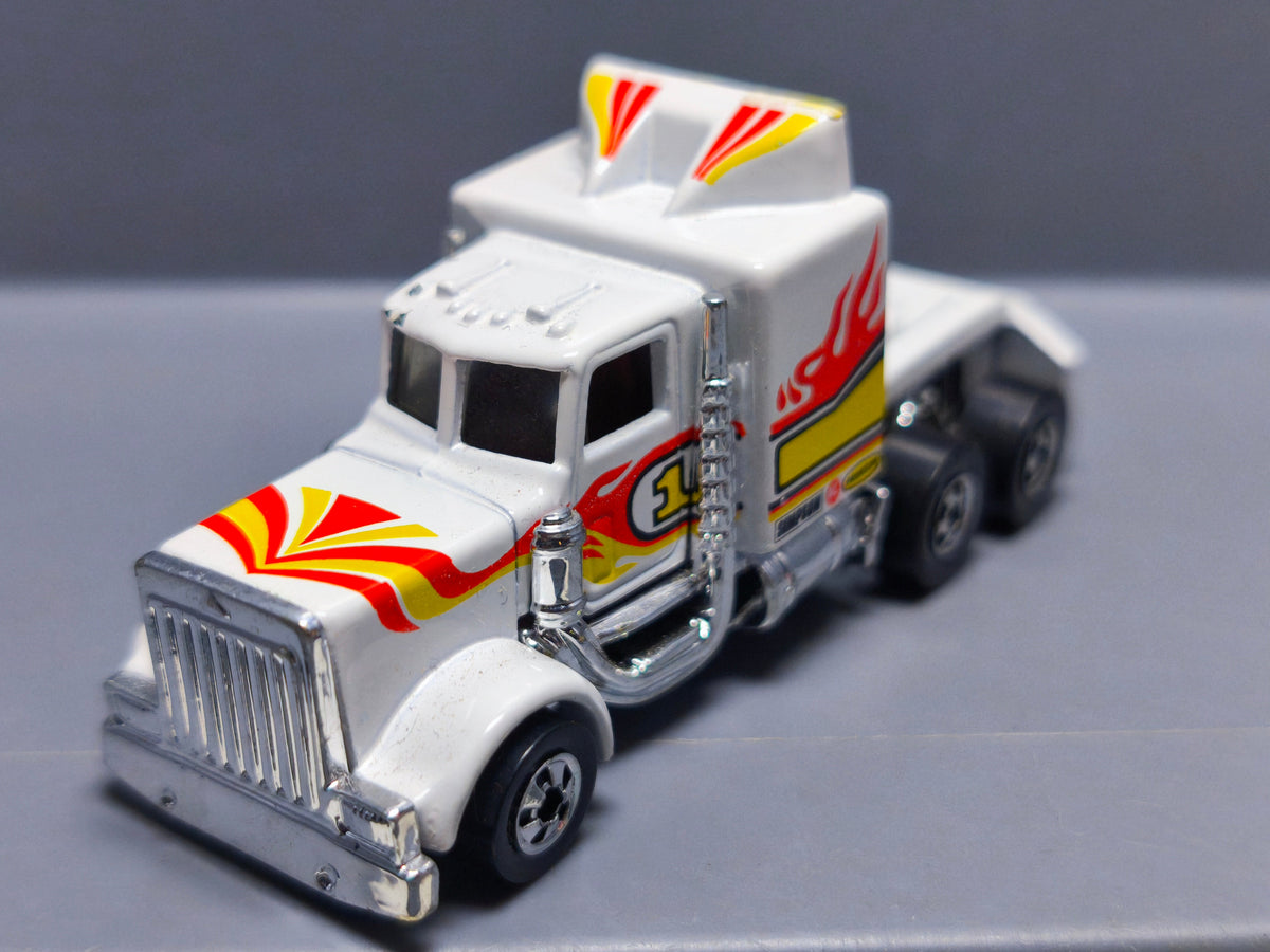 Hot Wheels Long shot 1983 version Hong Kong (NP31)