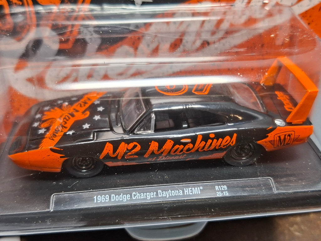 M2 Machines 2025 auto drivers R129 1969 Dodge Charger Daytona (NG52)