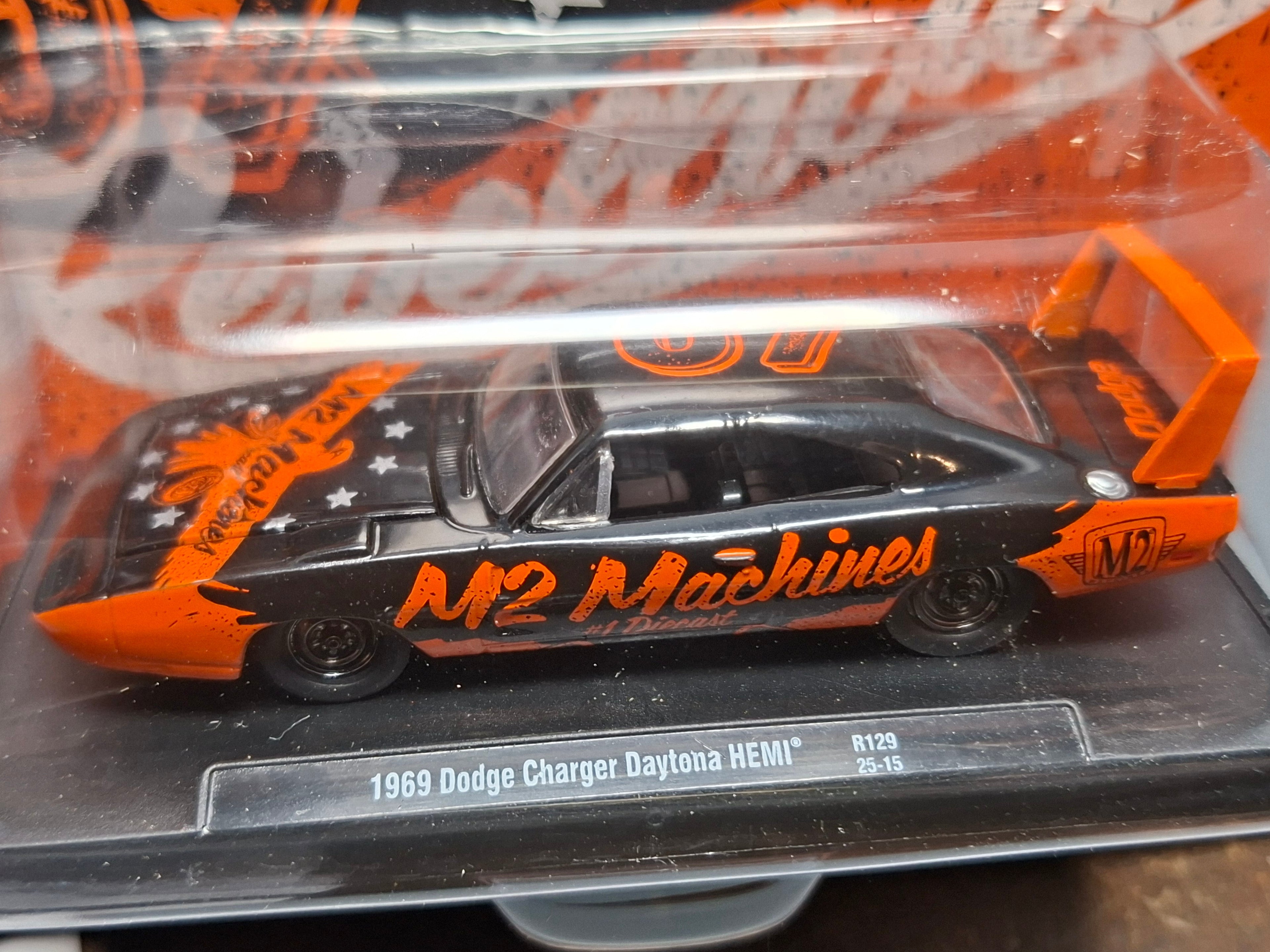 M2 Machines 2025 auto drivers R129 1969 Dodge Charger Daytona (NG52)