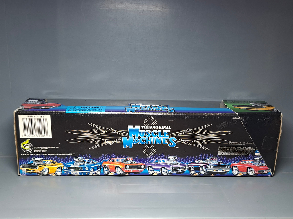 Muscle machines 2001 california too hot exclusive X-mas Pt cruiser camaro (CT10)