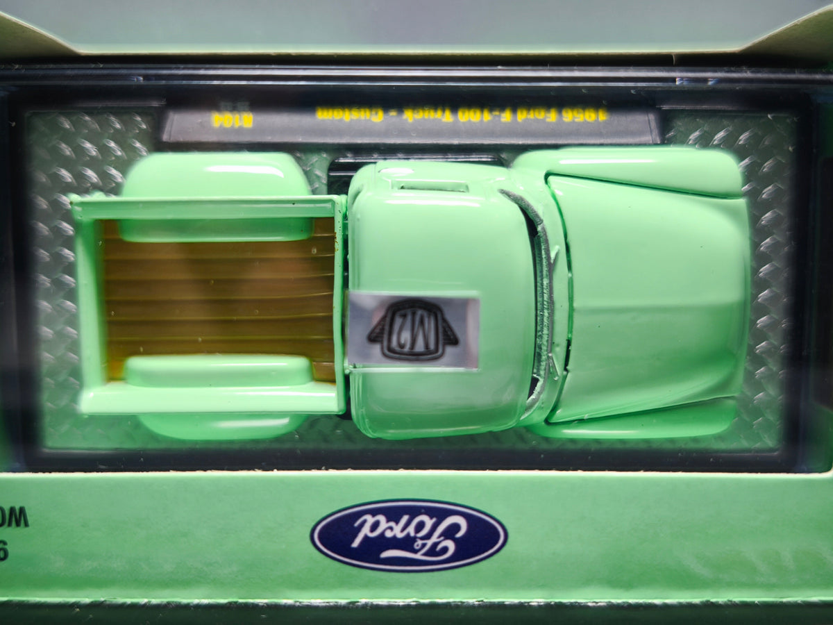 M2 Machines 1956 Ford F-100 truck custom R104 25-03 (NP08)