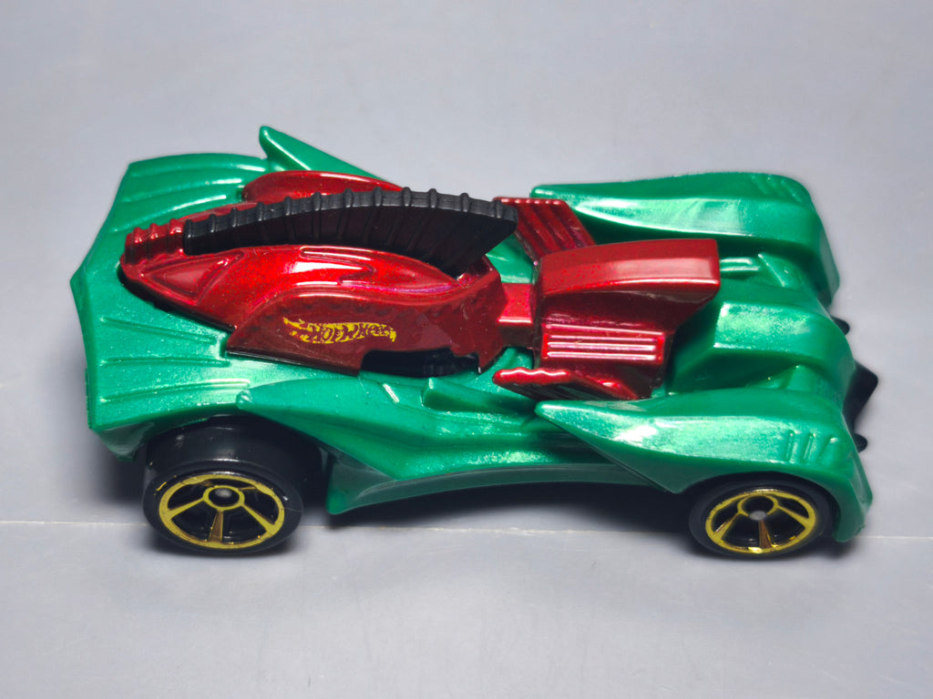 Hot Wheels Troyes soldier 2012-001  (A15)