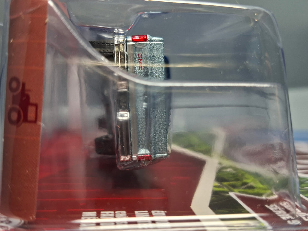Greenlight 1/64 2024 Down on the Farm Series 9 1985 GMC Sierra Classic K2500   (NG52)
