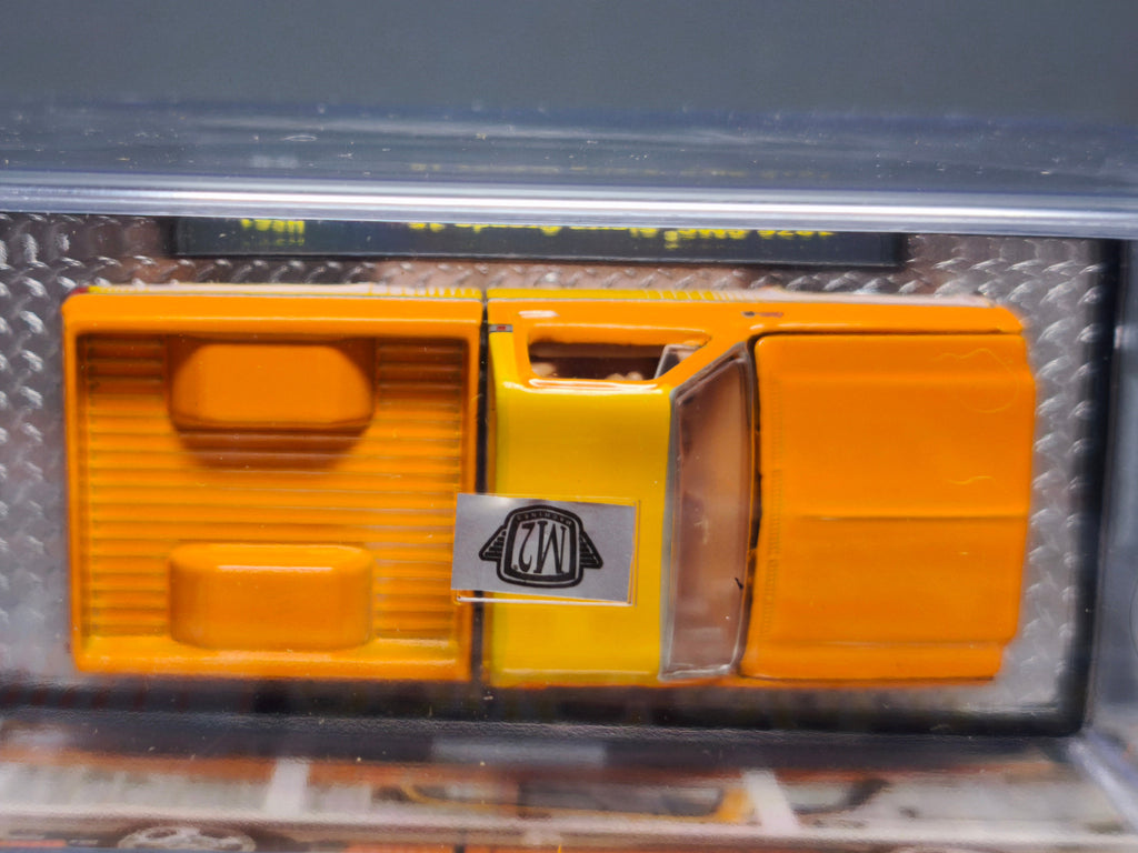 M2 Machines 1976 GMC Sierra Grande 15 Orange Slice(NG10)