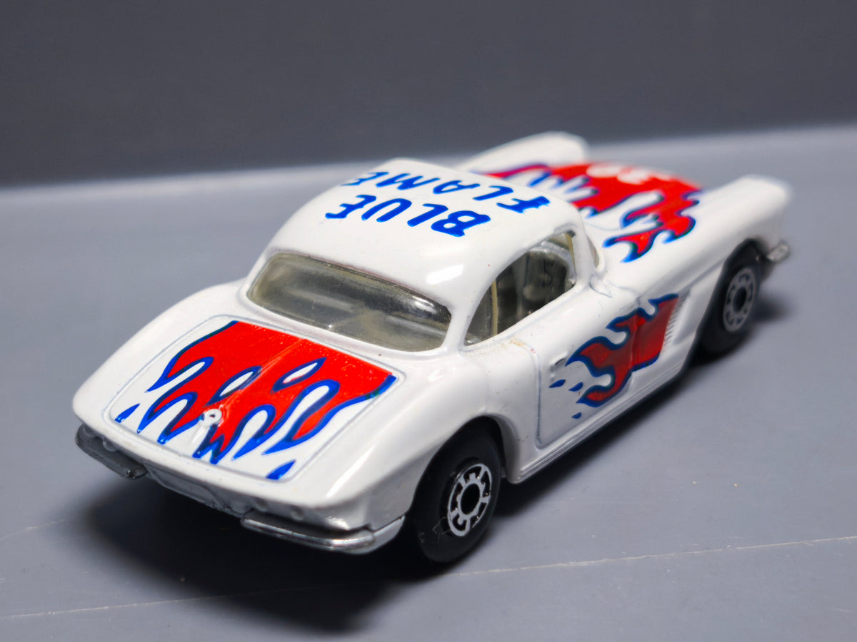 Matchbox 1983 mainline  1962 chevrolet corvette  (A06)