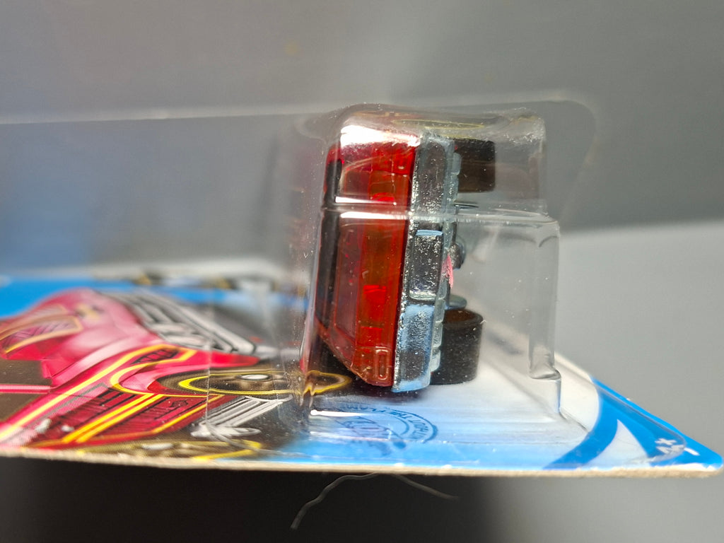 Hot Wheels 69 chevelle   2021-077  (NP30)