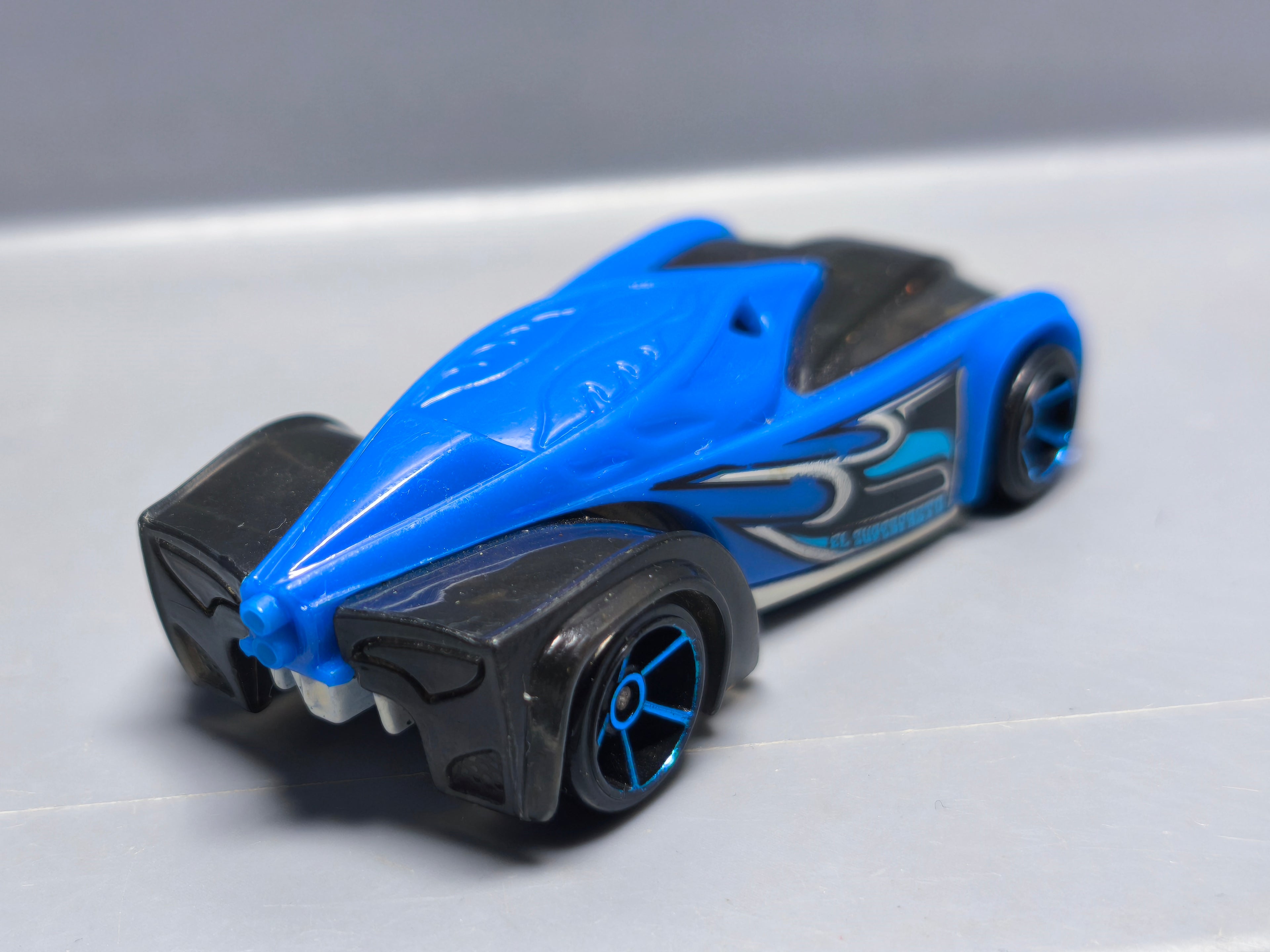 Hot Wheels El superfasto 2011-023 (A07)