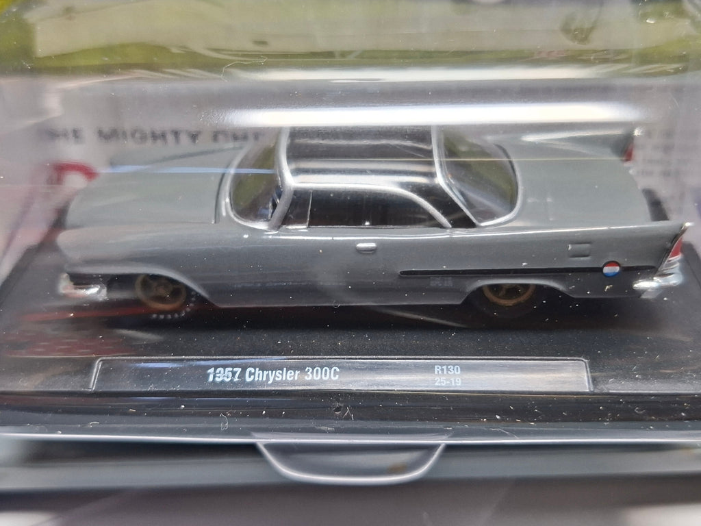 M2 Machines 2025 auto drivers R130 1957 Chrysler 300C (NG52)