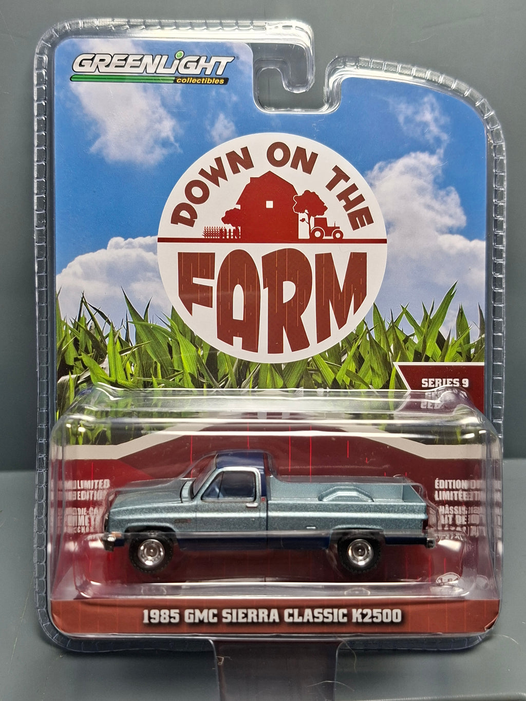 Greenlight 1/64 2024 Down on the Farm Series 9 1985 GMC Sierra Classic K2500   (NG52)