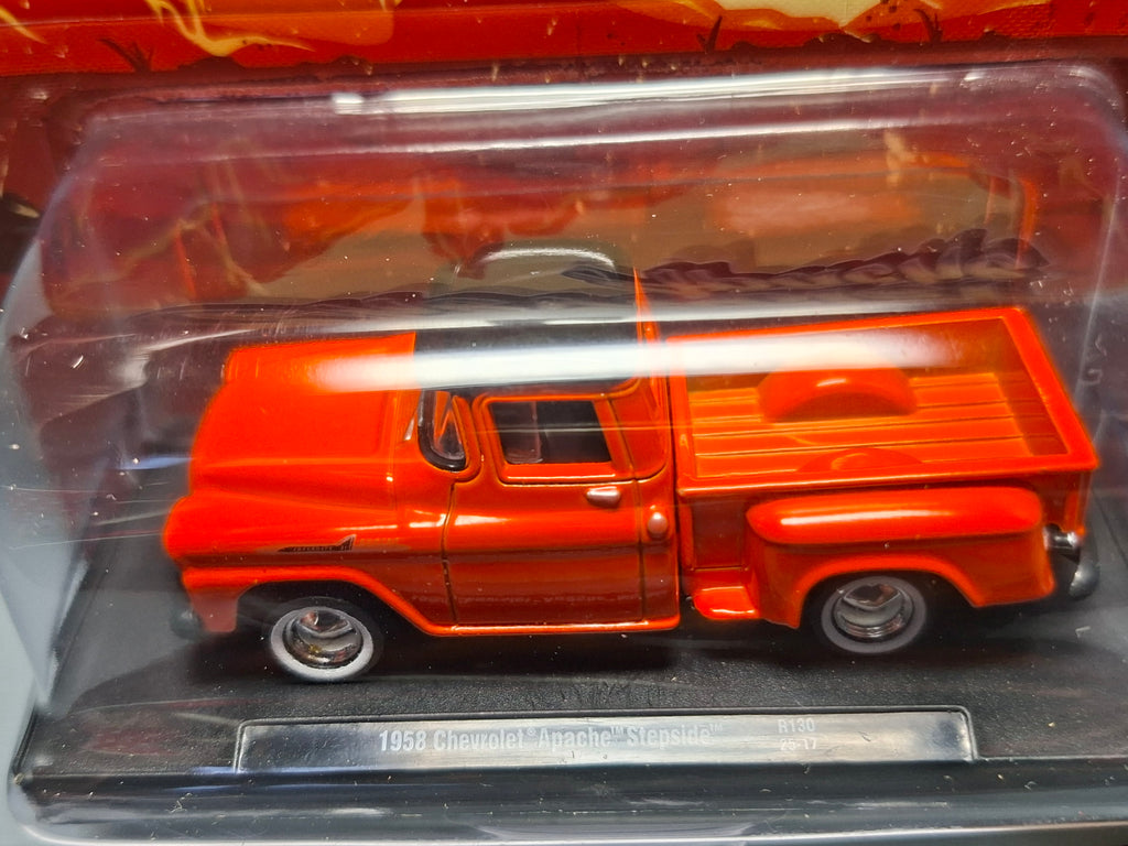 M2 Machines 2025 auto drivers R130 1958 Chevrolet Apache Stepside (NG52)