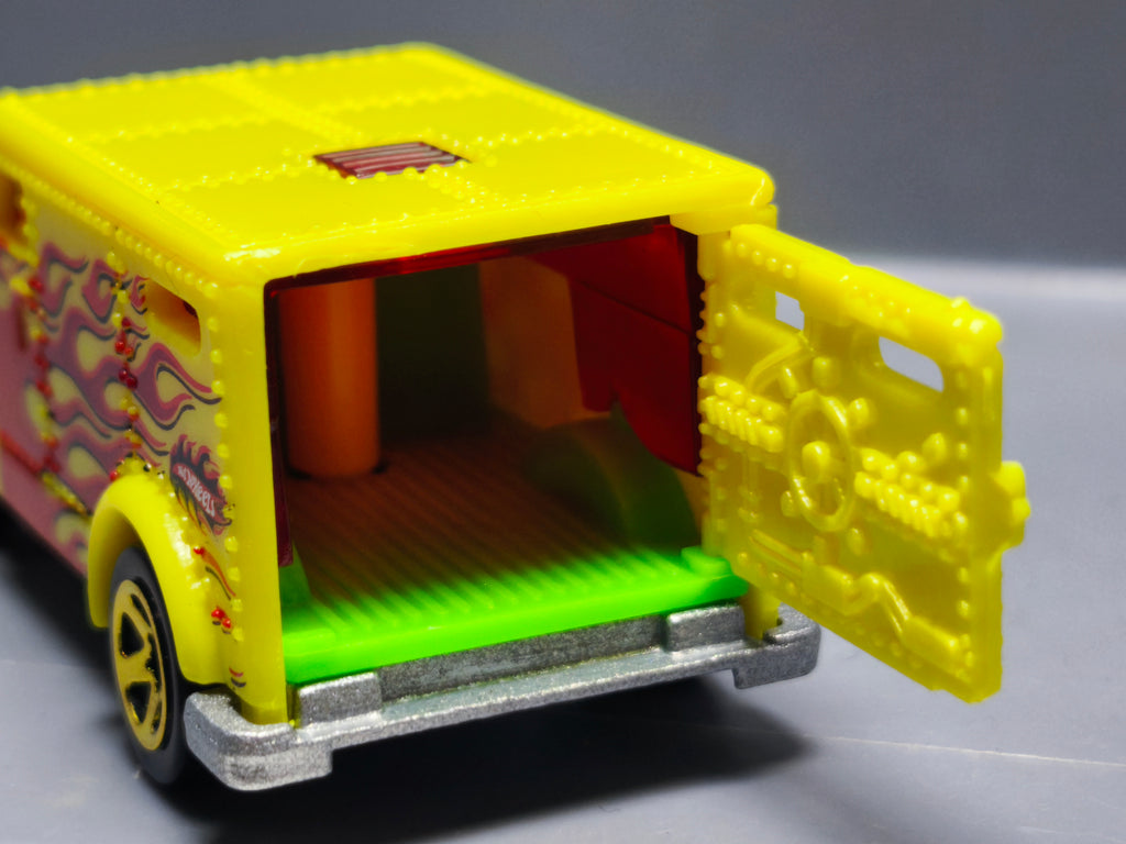 Hot Wheels 2004 multipack  Armored truck     (A22)