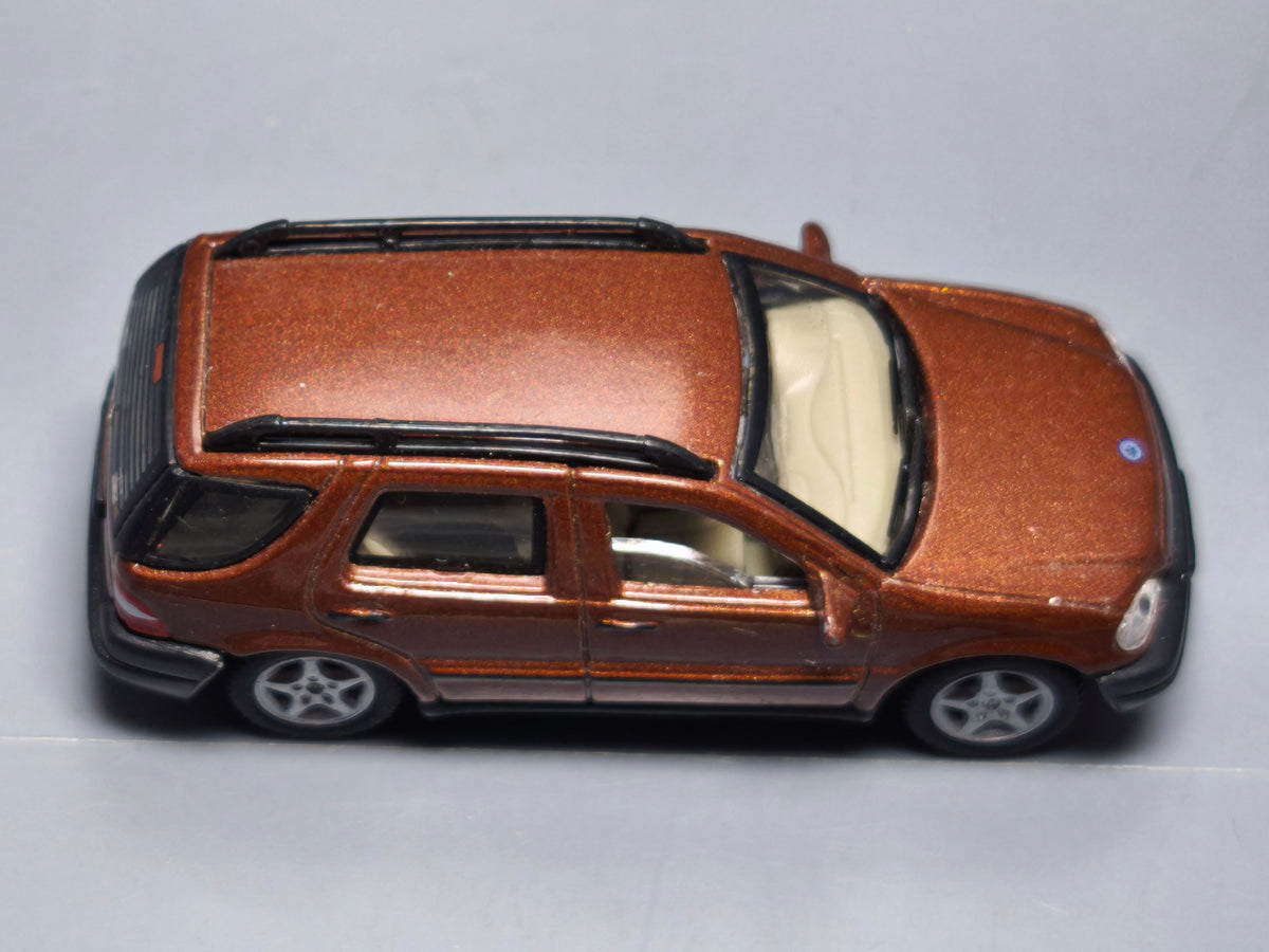 Hongwell 1/72  Mercedes benz M Class (A18)