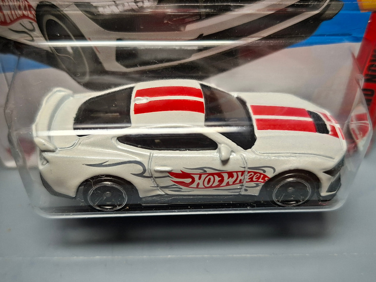 Hot Wheels Ford mustang dark horse 2025-219 (NP39)