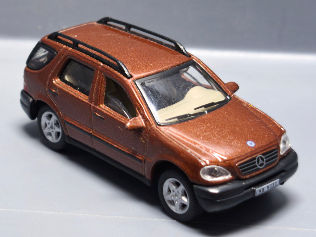 Hongwell 1/72  Mercedes benz M Class (A18)