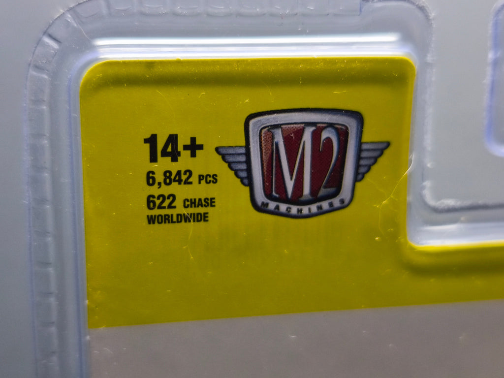 M2 Machines Hobby Exclusive 1975 GMC Sierra Grande 15 Tow Truck Penzoil (NG10)