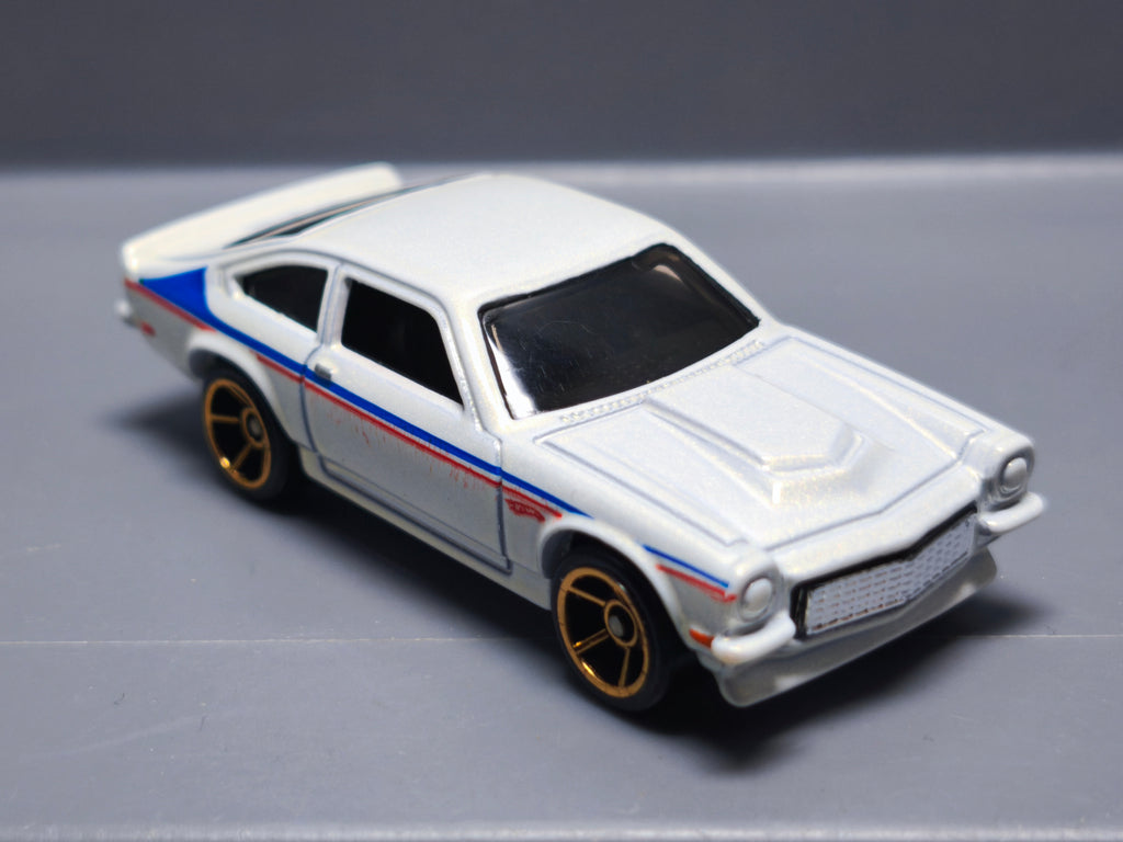 Hot Wheels Custom v8 vega 2010-129  (A25)
