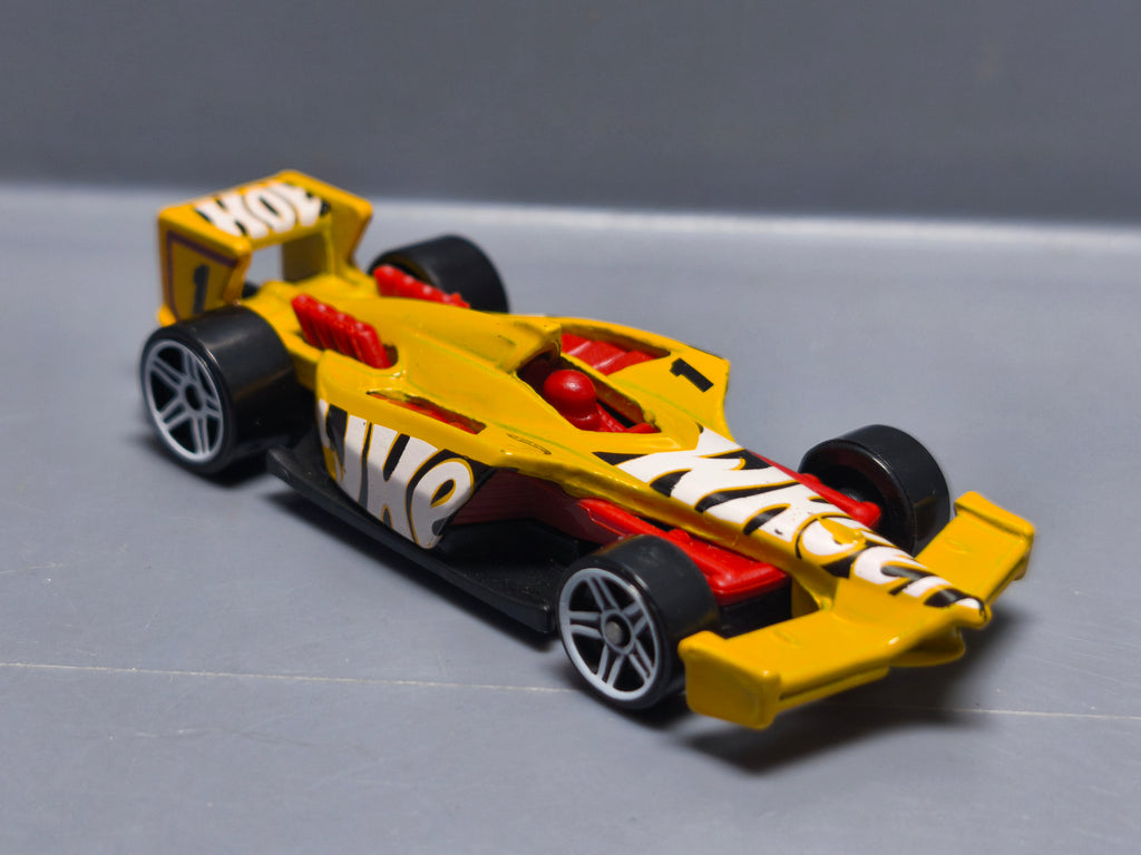 Hot Wheels 2017 mainline 148 Winning formula (A06)