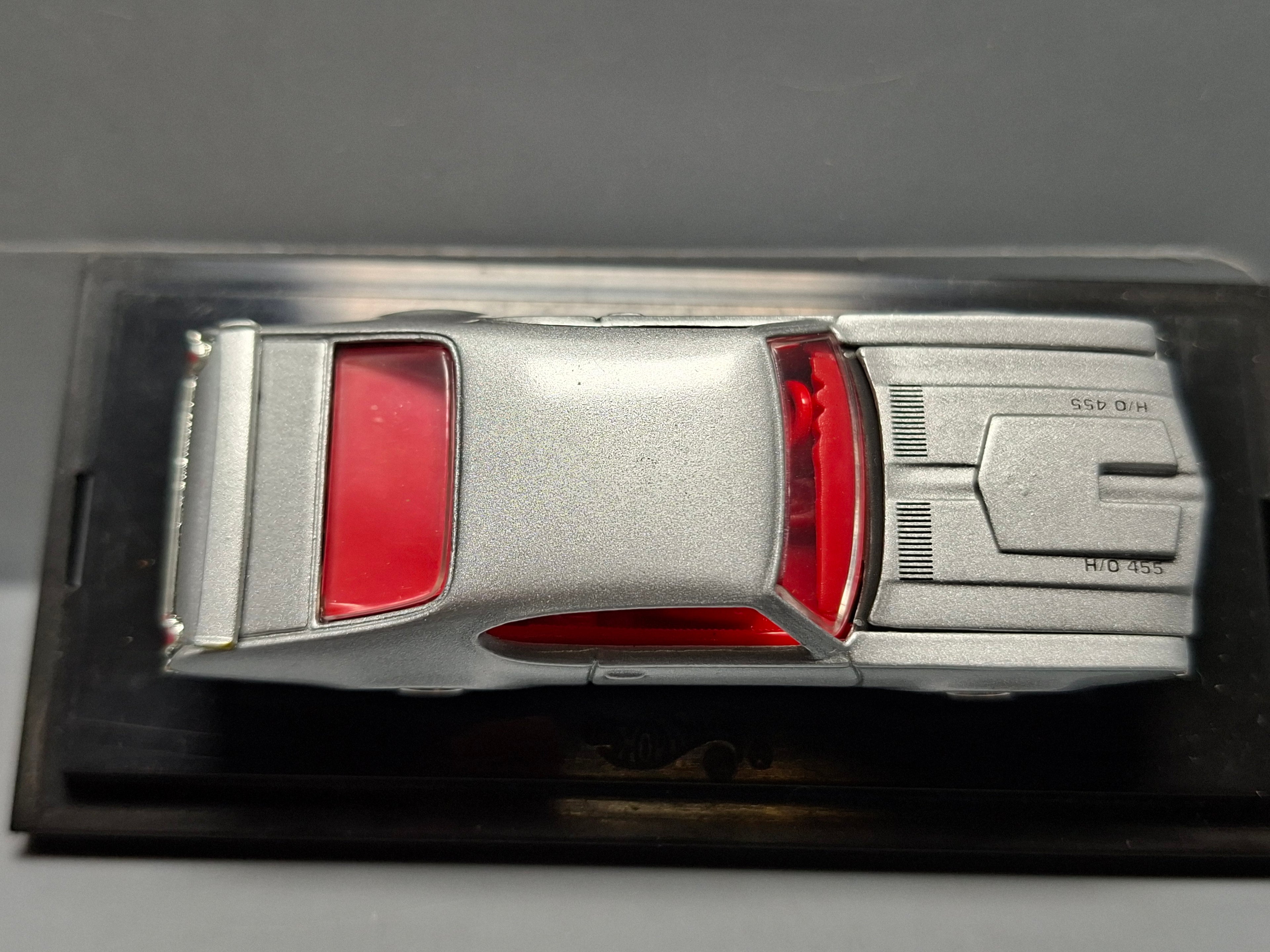 Hot Wheels 2000 cool collectible  1969 oldsmobile 442  (NP17)