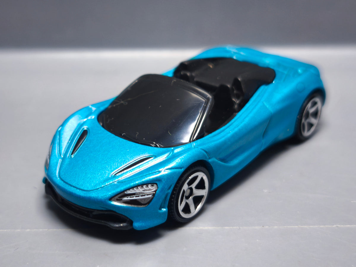 Matchbox  McLaren 720s Spider 2021 -020  (A33)