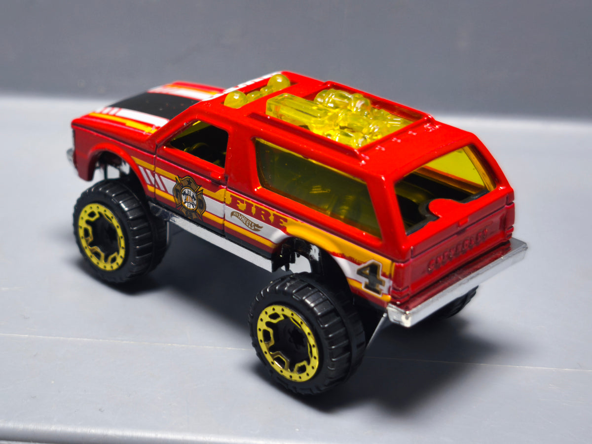 Hot Wheels Chevy Blazer 4X4 2016-213      (A20)