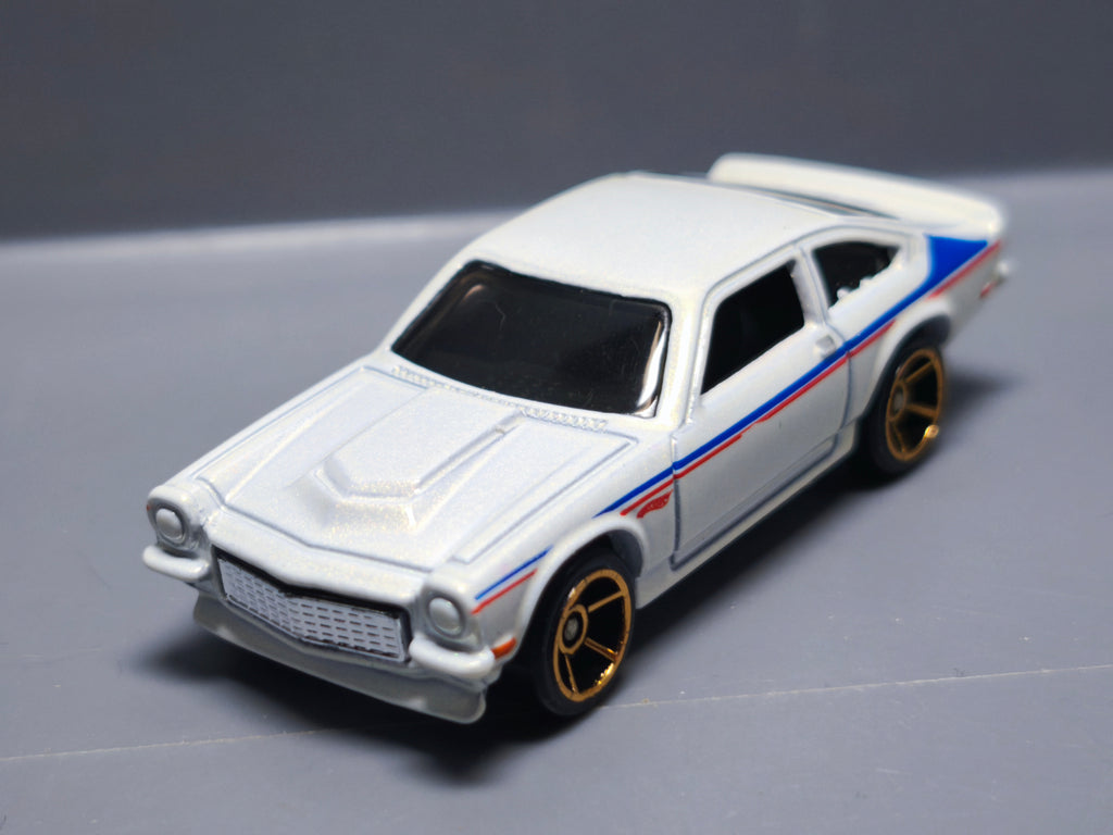 Hot Wheels Custom v8 vega 2010-129  (A25)