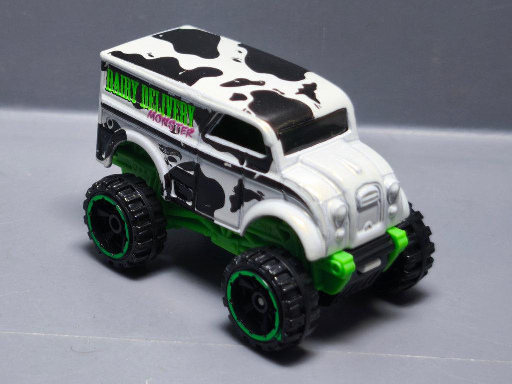 Hot Wheels Monster Dairy Delivery 2012-028 (A22)