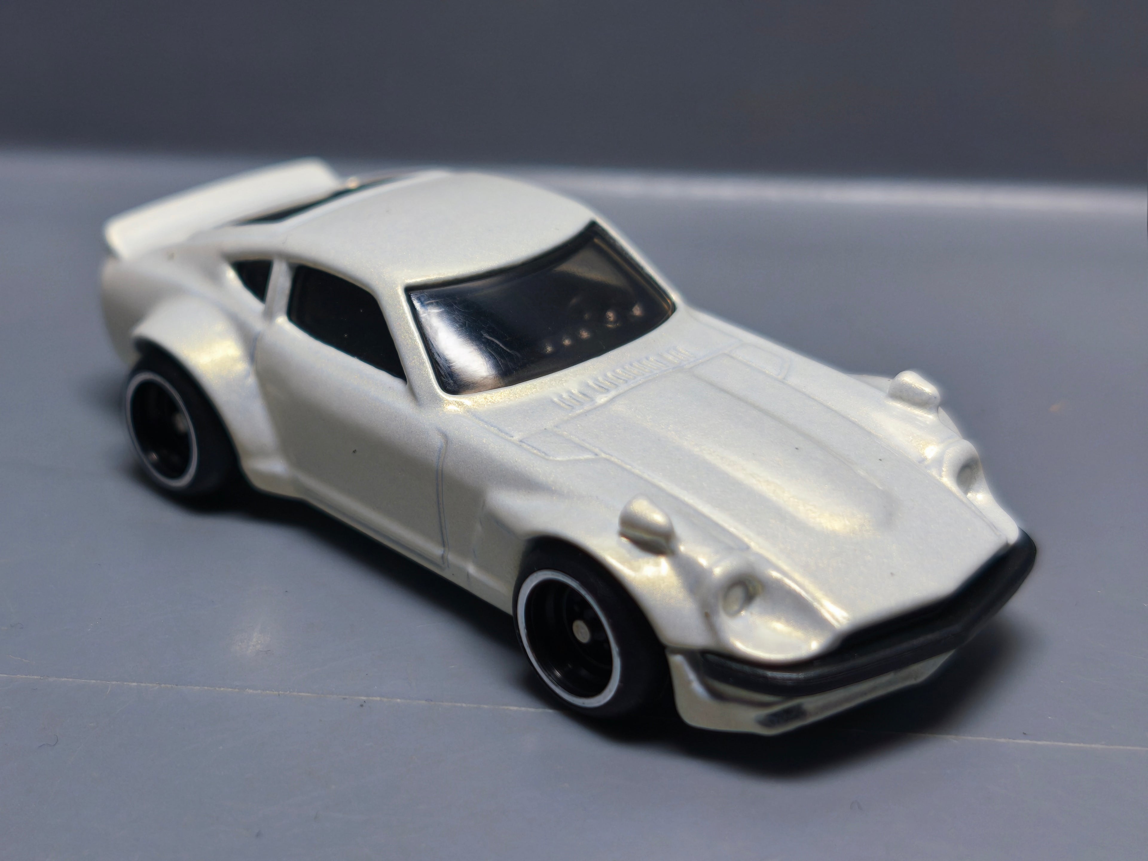 Hot Wheels Cars & donuts Custom datsun 240z (A07)