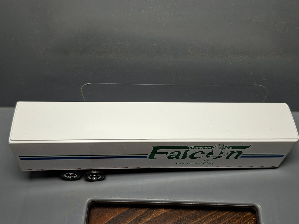 ERTL White GMC aero integral Falcon (NP25)