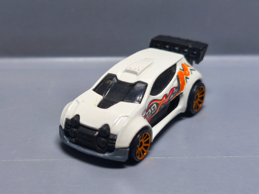 Hot Wheels 2014 mainline 110 Fast 4WD (A06)