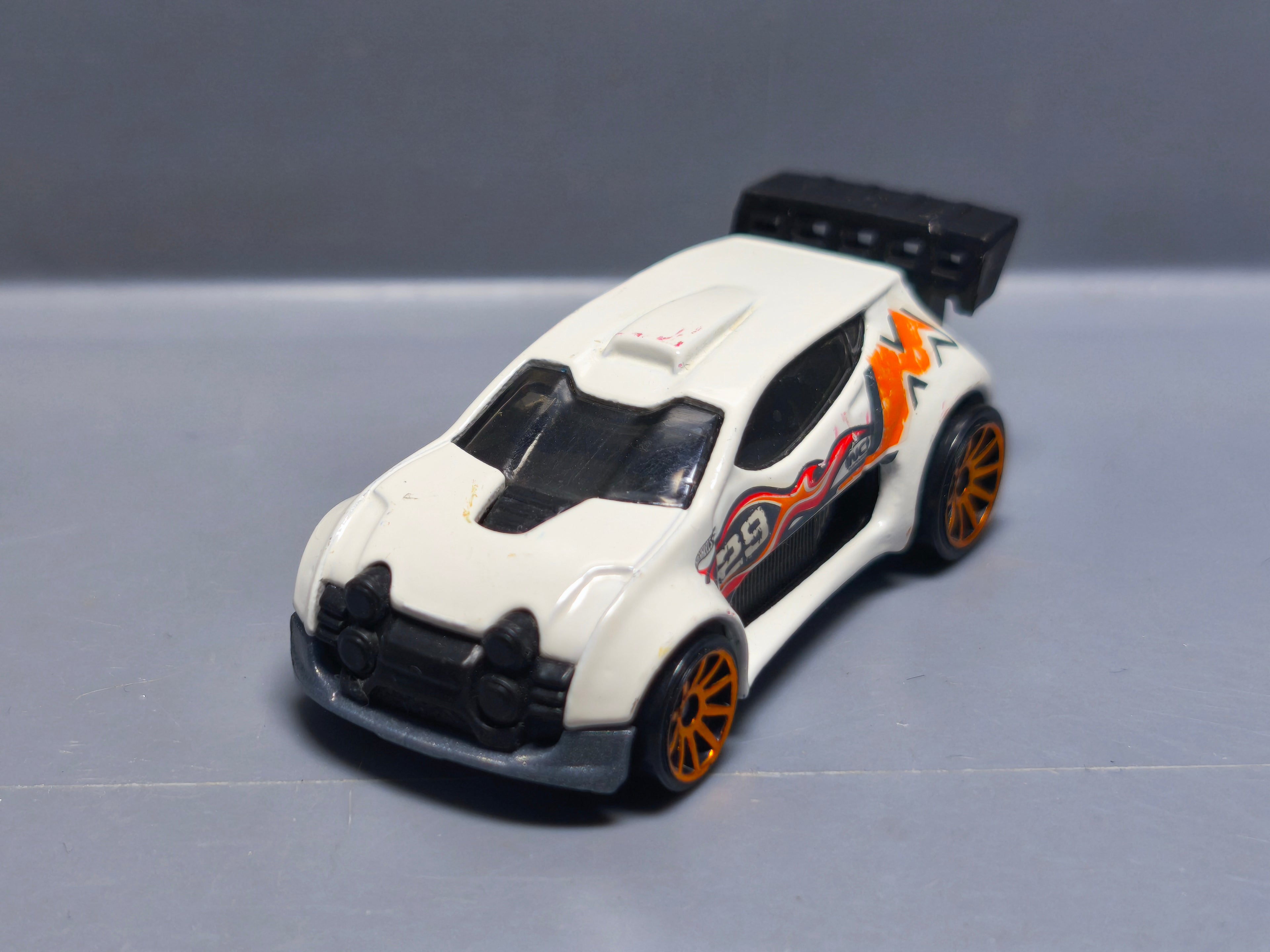 Hot Wheels 2014 mainline 110 Fast 4WD (A06)