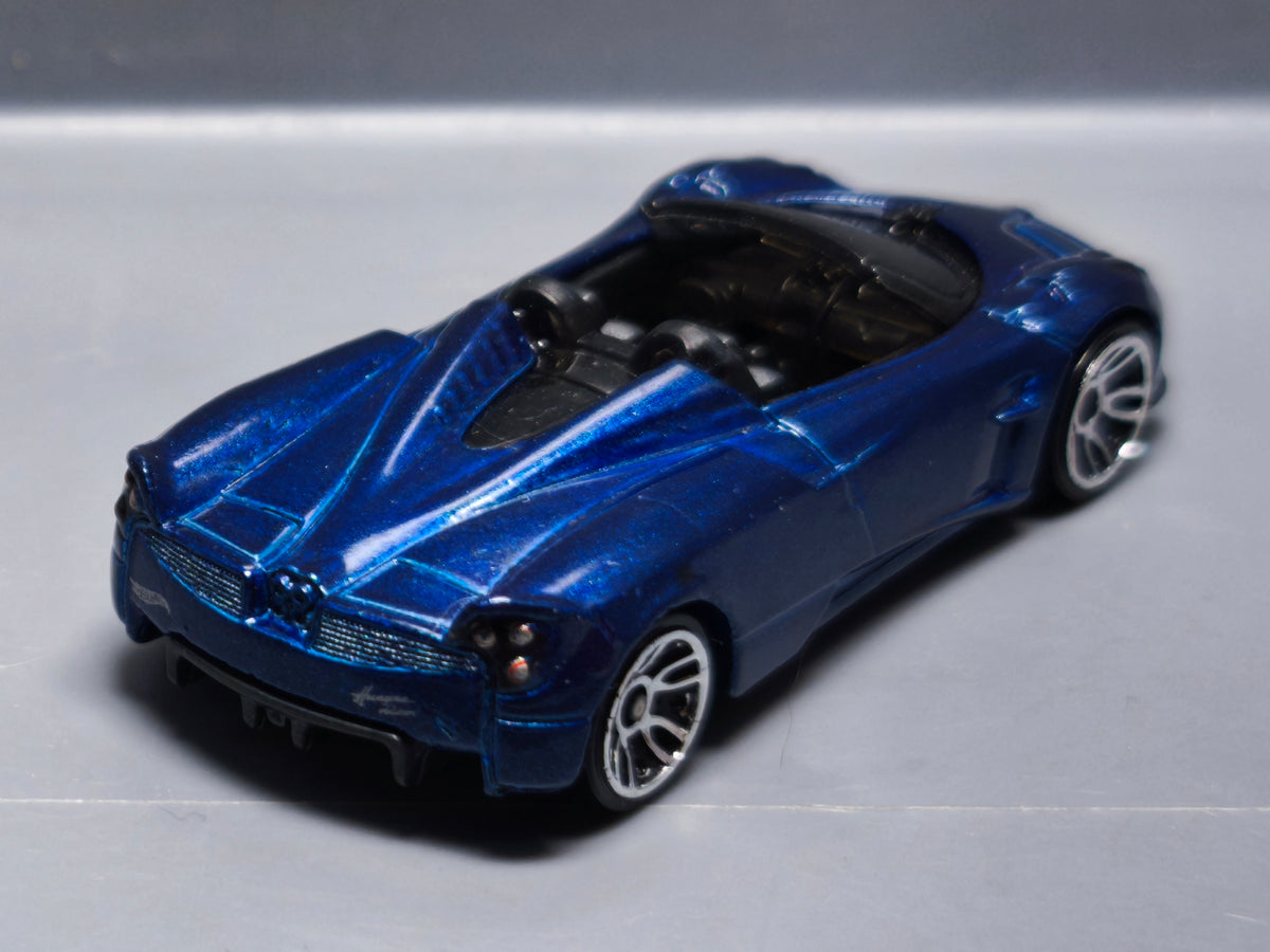 Hot Wheels 17 pagani huayra roadster  2017-290 (A18)