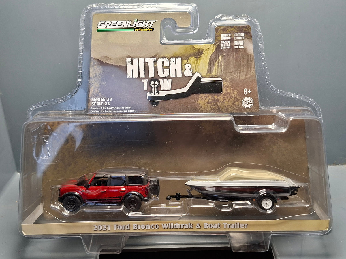Greenlight Hitch & Tow 2021 Ford Bronco Wildtrak & Boat Trailer (CT03)