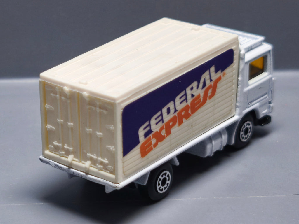 Matchbox 1987 mainline  Volvo container truck federal express     (A31)