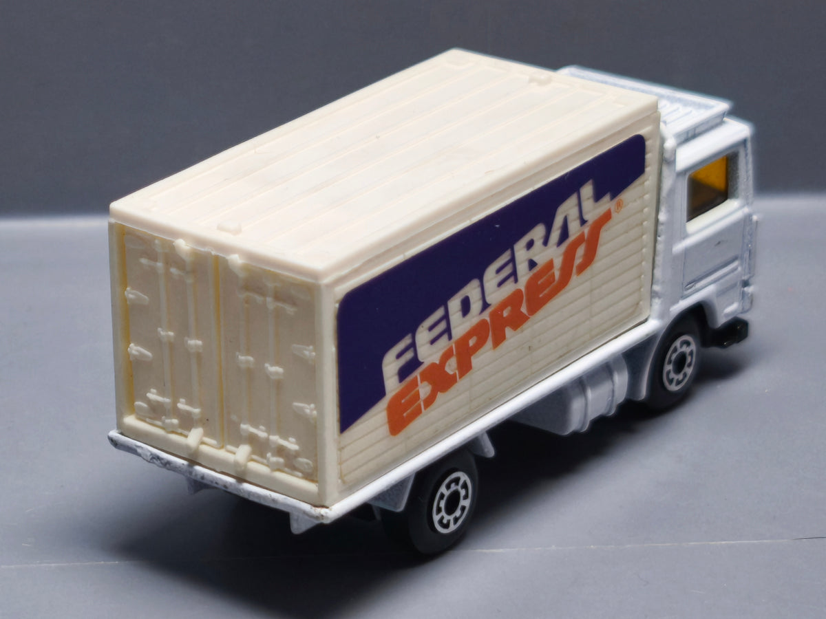 Matchbox 1987 mainline  Volvo container truck federal express     (A31)
