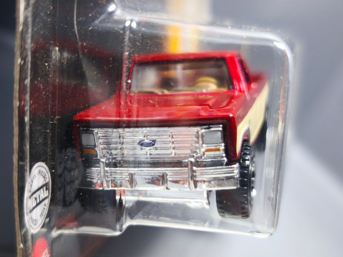 Matchbox 2022 Jurassic World dominion '86 Ford F-150 truck   (NP12)