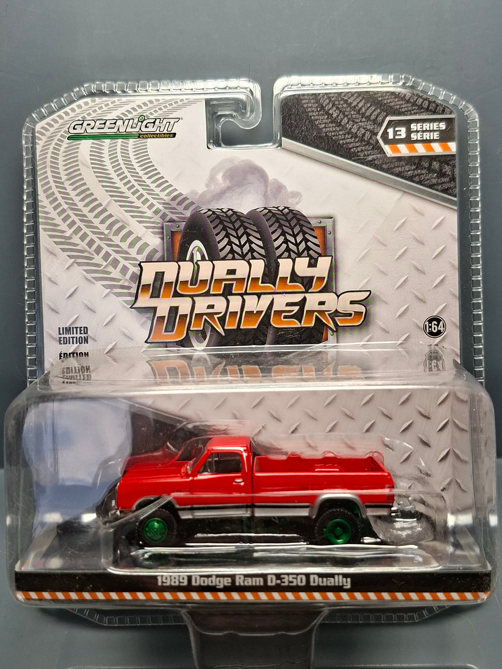 Greenlight Dually Drivers Series 13 1989 Dodge Ram D-350 Chase   (CT01)