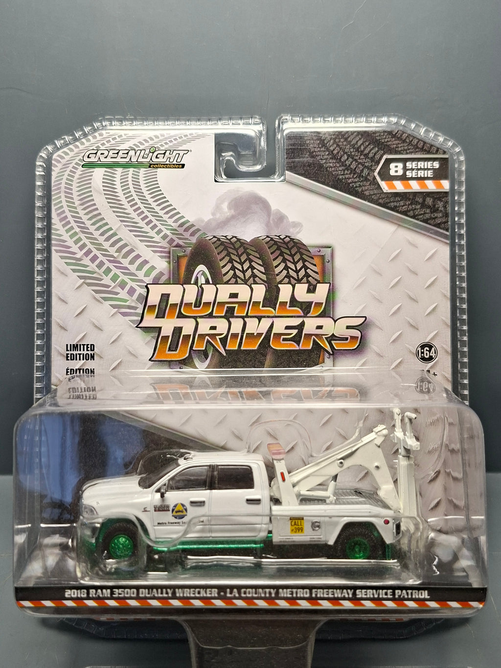 Greenlight Dually Drivers 2018 Ram 3500 Dually Wrecker Chase Green Wheels (CT05)