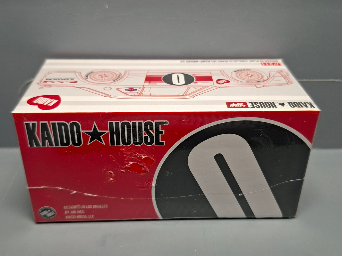 Mini GT Kaido House Nissan Skyline 2000 GT-R  n° 211 (NP40)