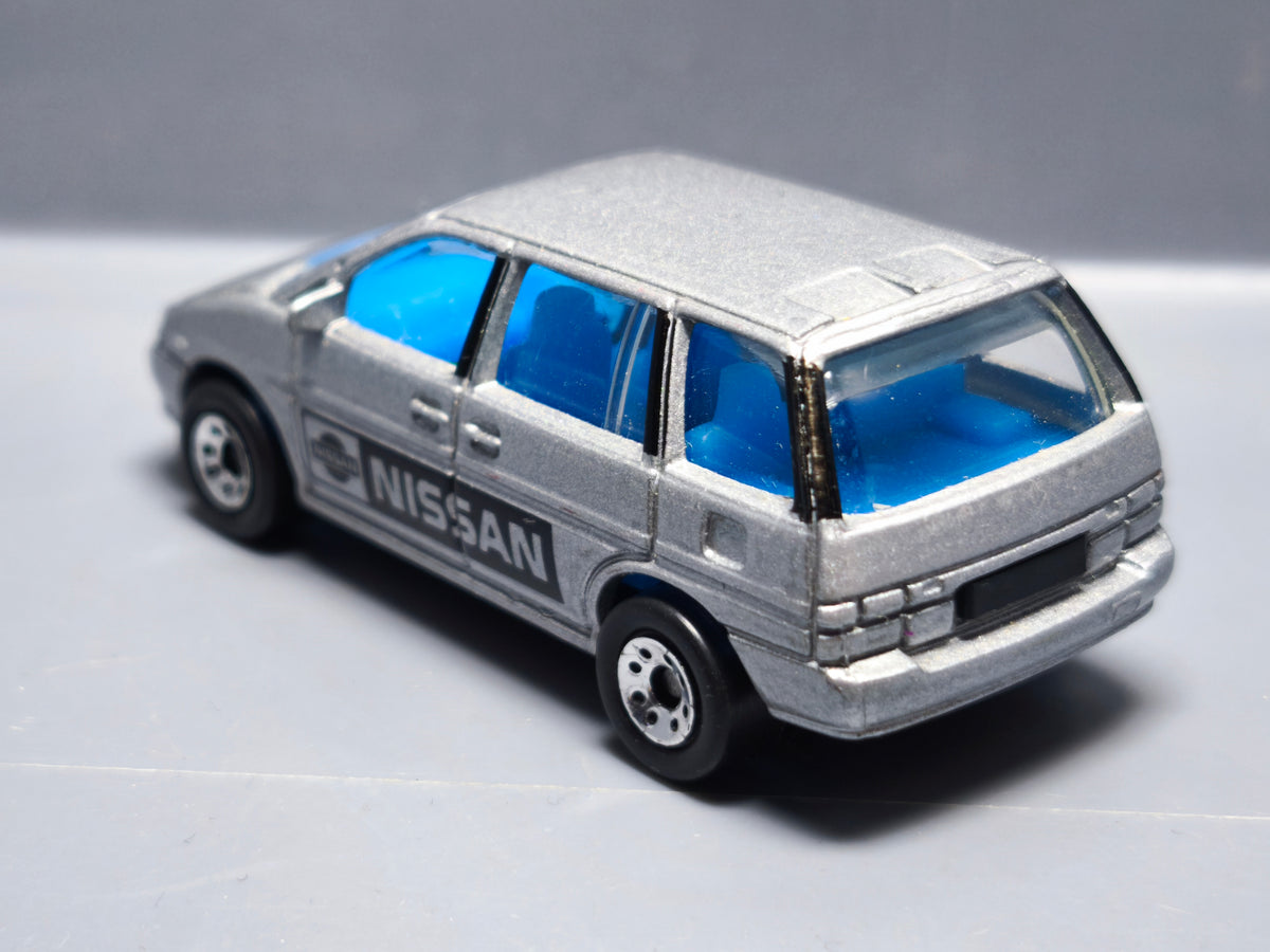Matchbox 1992/93 mainline  Nissan prairie  (A30)