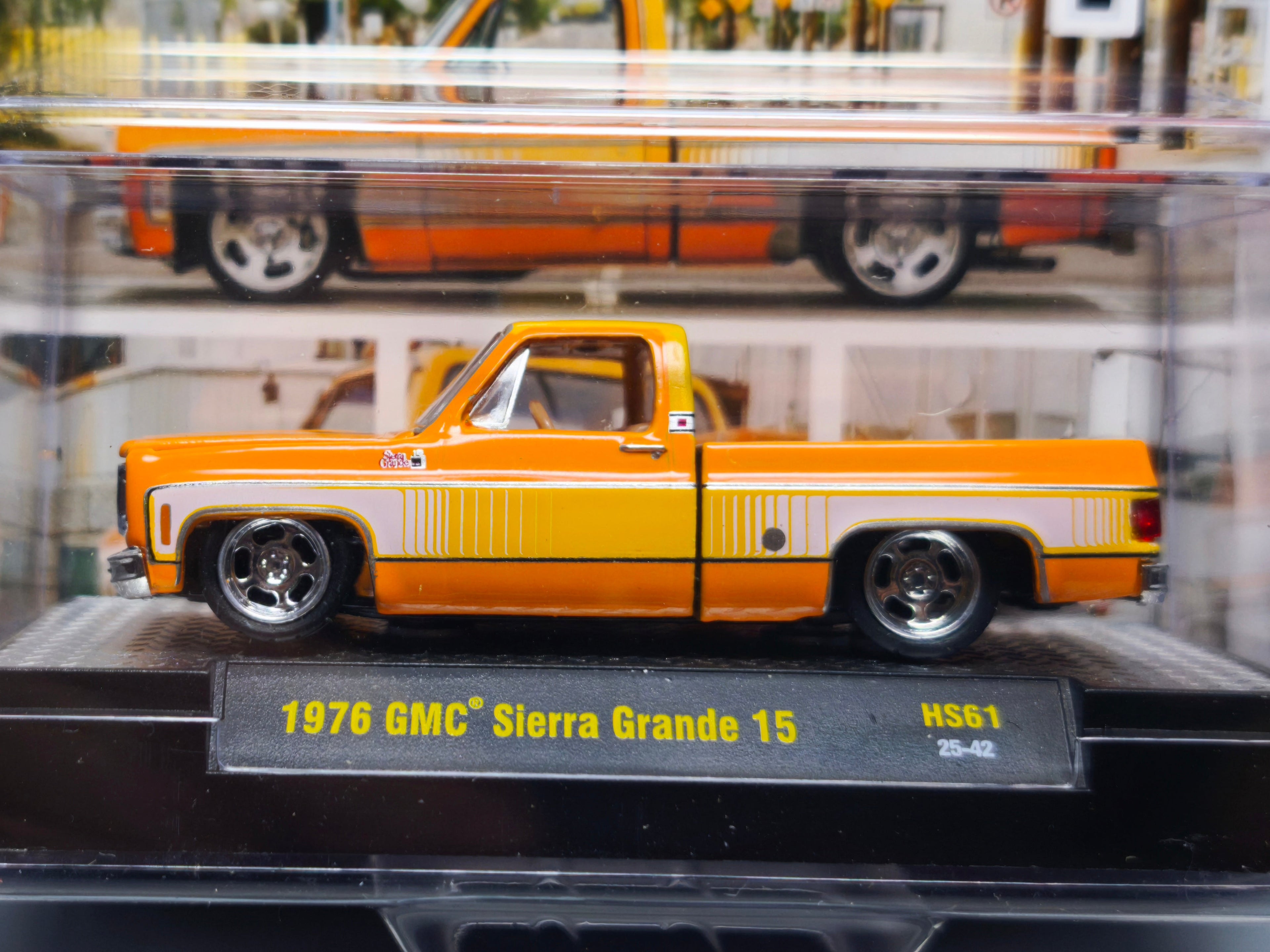 M2 Machines 1976 GMC Sierra Grande 15 Orange Slice(NG10)