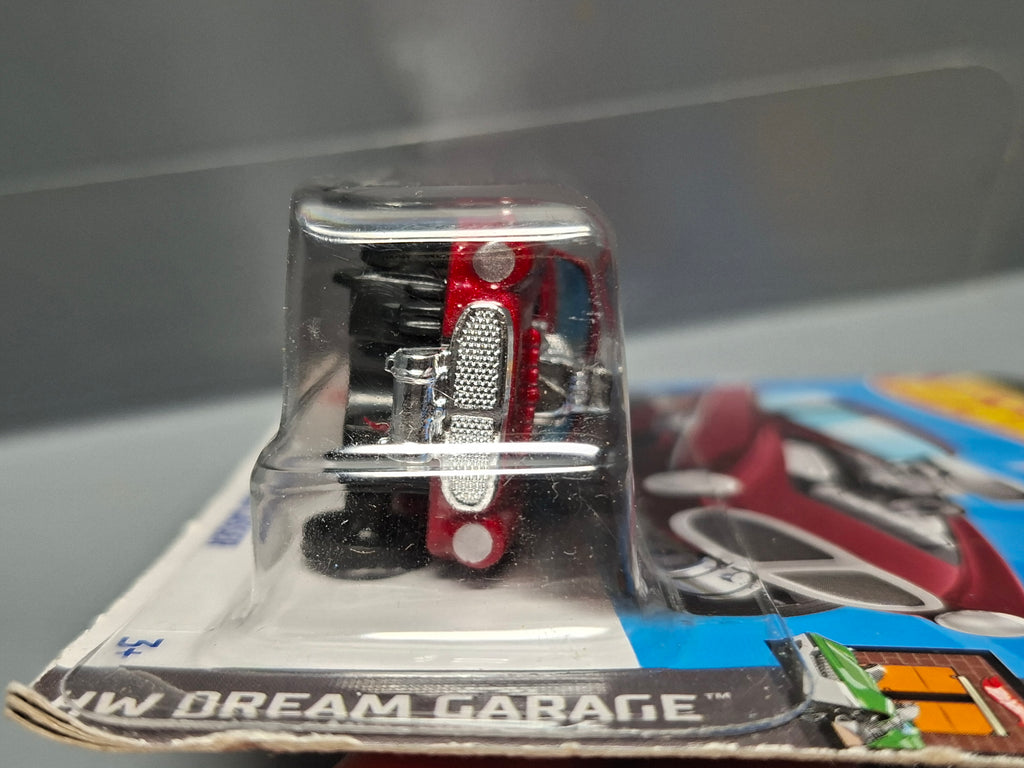 Hot Wheels Volvo p1800 gasser 2023-001 (NP28)